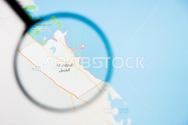 مدينة الجبيل في المملكة العربية السعودية - تصور توضيحي على الشاشة من خلال عدسة مكبرة مدينة الجبيل في المملكة العربية السعودية - تصور توضيحي على الشاشة من خلال عدسة مكبرة