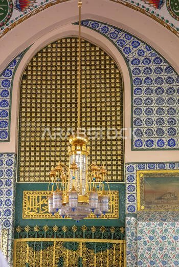 Decorations at the tombs of tombs of the Islamic prophet Muhammad and early Muslim leaders, Abu Bakar and Umar.