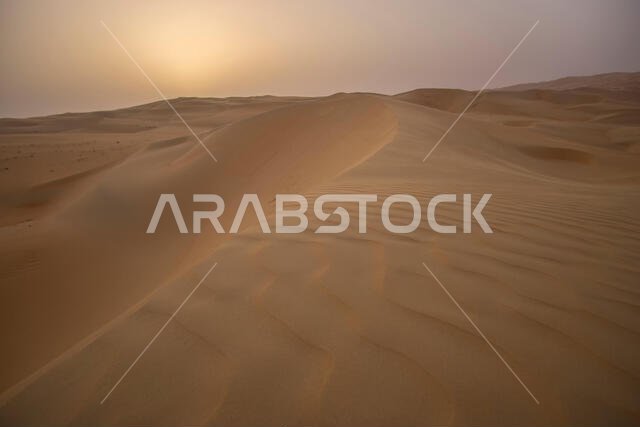 صحراء الربع الخالي الجميلة عند شروق الشمس صحراء الربع الخالي الجميلة عند شروق الشمس