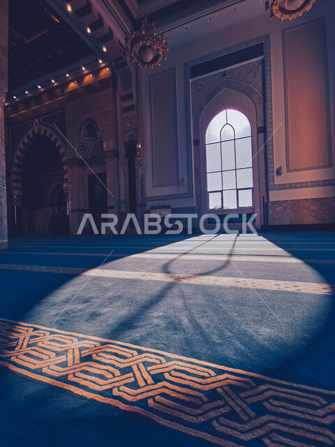 صورة من الداخل لمسجد بديكورات وتصاميم رائعة، تصميمات وديكورات اسلامية، الفن الهندسي المعماري الداخلي للمساجد، العبادة والتقرب الى الله، اسلاميات وعبادة