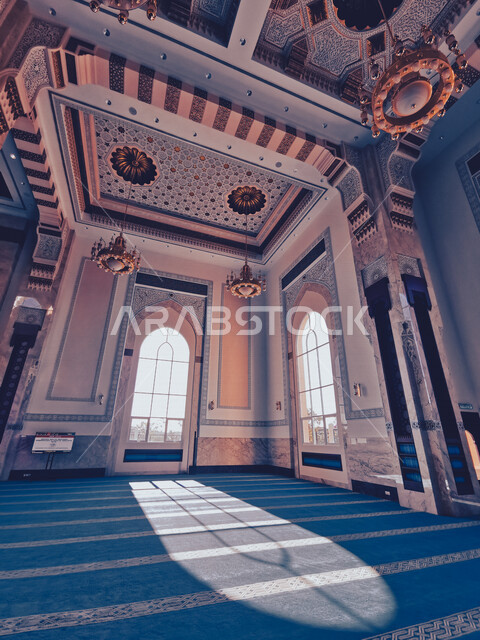 صورة من الداخل لمسجد بديكورات وتصاميم رائعة، تصميمات وديكورات اسلامية، الفن الهندسي المعماري الداخلي للمساجد، العبادة والتقرب الى الله، اسلاميات وعبادة