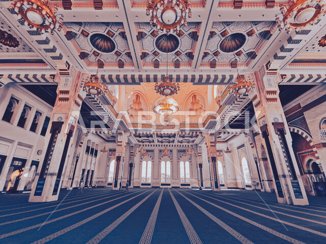 صورة من الداخل لمسجد بديكورات وتصاميم رائعة، تصميمات وديكورات اسلامية، الفن الهندسي المعماري الداخلي للمساجد، العبادة والتقرب الى الله، اسلاميات وعبادة