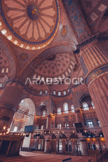 صورة من الداخل لمسجد بديكورات وتصاميم رائعة، تصميمات وديكورات اسلامية، الفن الهندسي المعماري الداخلي للمساجد، العبادة والتقرب الى الله، اسلاميات وعبادة