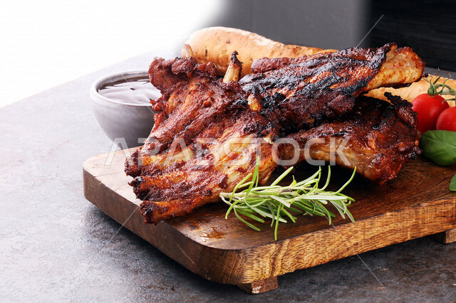 ريش مشوية لذيذة، وجبة مشاوي، وجبات الطعام الشهية، مطاعم عربية، أكلات عربية شرقية، المأكولات العربية الشهية، مطعم المشاوي