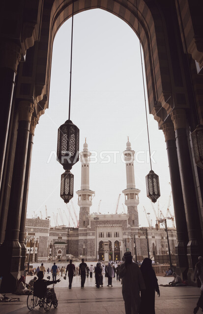 Black and white picture of the Grand Mosque in Mecca, the development and expansion project of the Grand Mosque in Mecca, distinctive exterior design, sacred feelings in the Kingdom of Saudi Arabia