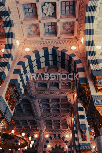 مسجد النبي محمد صلى الله عليه وسلم في المدينه المنوره, الزخرفه الإسلاميه للتصميم الداخلي للمسجد النبوي الشريف، الفن الهندسي والمعماري لبناء المسجد, الحرم المدني في المملكة العربية السعودية