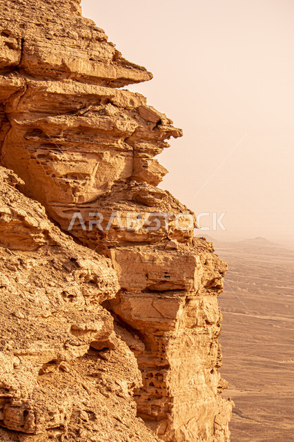 منظر طبيعي جميل  لسلسلة جبال طويق في الرياض في المملكه العربيه السعوديه, حافة نهاية العالم, مطل الجراند كانيون, مناطق سياحيه مميزه في الرياض, السياحه في المملكه العربيه السعوديه