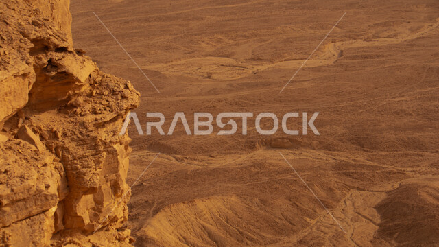 منظر طبيعي جميل  لسلسلة جبال طويق في الرياض في المملكه العربيه السعوديه, حافة نهاية العالم, مطل الجراند كانيون, مناطق سياحيه مميزه في الرياض, السياحه في المملكه العربيه السعوديه