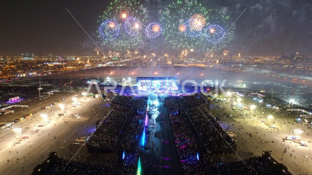 الألعاب النارية في كرنفال إليكتريك دايزي بموسم الرياض في المملكة العربية السعودية، العاب نارية، كرنفال إليكتريك دايزي، احتفالات موسم الرياض، جمال الإضاءه والانوار ليلا في مدينة الرياض، السياحه في السعوديه