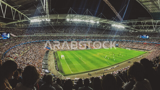 ملعب الملك عبد الله بن عبد العزيز الرياضي في مدينة جدة بالمملكة العربية السعودية, مدينة الملك عبد الله الرياضية، المجمع الرياضي، الفن الهندسي المعماري لستاد الجوهرة المشعة، اندية وتشجيع، معالم رياضية مشهورة