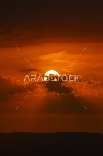 Beautiful cloudy sky during sunset, enchanting sunset, beautiful scenery, nature background