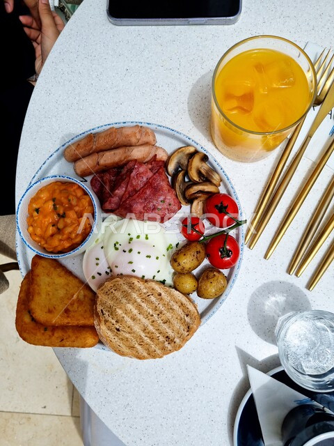 اطباق الطعام اللذيذة، مشروبات باردة، وجبات الطعام الشهية، وجبة خفيفة، وجبة صحية، اكلات شعبية، مطاعم المأكولات العربية، فطور صباحي، افطار فنادق