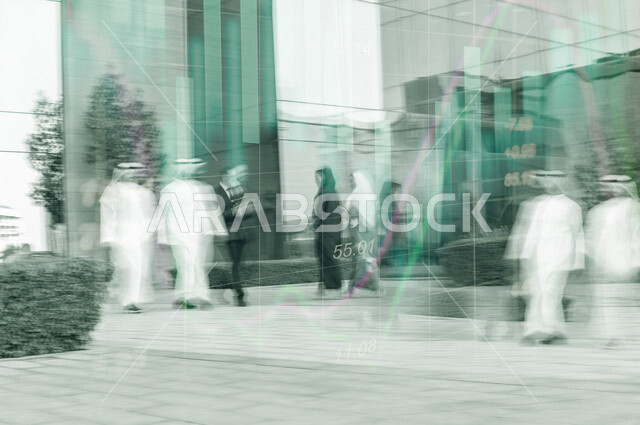 صورة لحركة الموظفين خارج مبنى الشركة , انتهاء الساعات الرسمية للدوام ,  خروج الموظفين , رسومات بيانية بتقنية الهولوجرام , شركة خليجية .