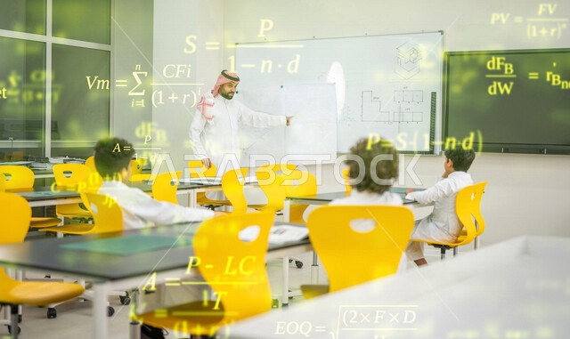 معلم عربي سعودي خليجي يقوم بالشرح للطلاب داخل الفصل , تعلم مهارات الحاسب الآلي , تطوير مهارات التعلم عن بعد , كتابات بتقنية الهولوجرام .