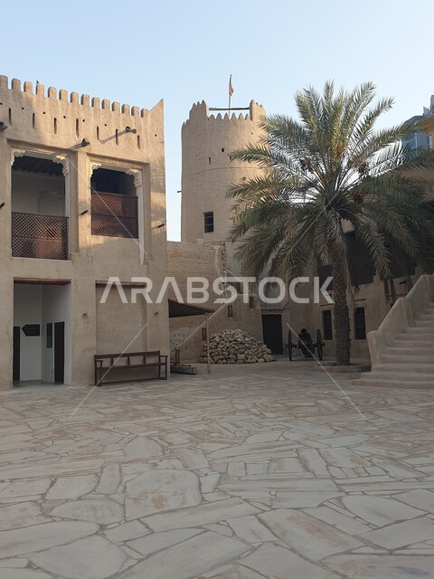 متحف عجمان في إمارة عجمان في دولة الامارات العربية المتحدة، التراث العربي الأصيل وفن العمارة في الماضي، قصر العائلة الحاكمة سابقا في عجمان، معالم سياحية تاريخية قديمة، مباني طينية قديمة من التراث الإماراتي، أماكن أثرية تاريخية في الإمارات