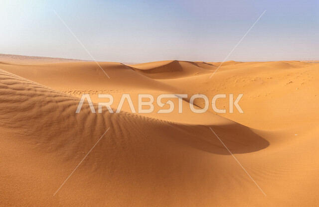 الكثبان الرملية في المناطق الصحراوية، التشكيلات الرملية، الرمال الذهبية في الصحراء، التضاريس الصحراوية، مناطق صحراوية، جمال الطبيعة الصحراوية