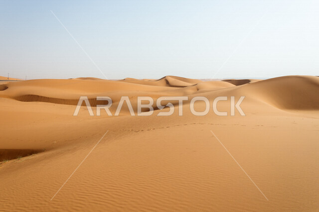 الكثبان الرملية في المناطق الصحراوية، التشكيلات الرملية، الرمال الذهبية في الصحراء، التضاريس الصحراوية، مناطق صحراوية، جمال الطبيعة الصحراوية