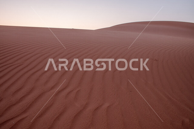 الكثبان الرملية في المناطق الصحراوية، التشكيلات الرملية، الرمال الذهبية في الصحراء، التضاريس الصحراوية، مناطق صحراوية، جمال الطبيعة الصحراوية