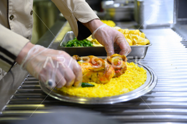 مأكولات شعبيه عربيه سعوديه خليجيه جاهزه  للتقديم, تحضير طبق الأرز مع لحم العجل, دجاج مندي مع أرز اصفر, أرز بخاري مع خروف محشي, دجاج شوايه مع أرز الكبسه, أطباق شعبيه, طبخ سعودي تقليدي, عزائم وولائم, مطاعم عربيه سعوديه خليجيه