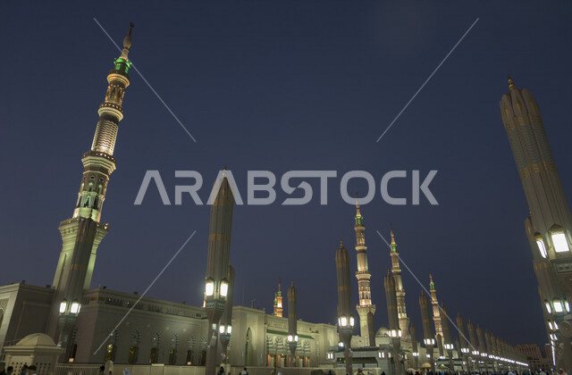 The Prophet’s Mosque in Medina, Saudi Arabia at night, worship and getting closer to God, the Noble Sanctuary, the Prophet’s Mosque, religious landmarks in Saudi Arabia, Islamism and worship