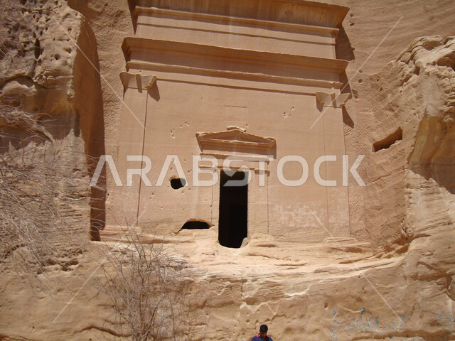 التكوينات الصخرية الطبيعية في مدائن صالح بمحافظة العلا في المملكة العربية السعودية، الطبيعة الصحراوية، الجبال والتشكيلات الصخرية في محافظة العلا، أماكن سياحية، معالم تاريخية أثرية قديمة