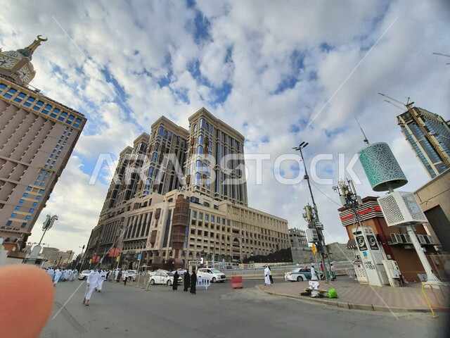 ابراج شركة جبل عمر للتطوير في مكة المكرمة بالمملكة العربية السعودية، الابراج وناطحات السحاب، فنادق ومنتجعات كونراد (كونراد مكة) في قلب المدينة المقدسة، سوق الخليل داخل مجمعات جبل عمر، فندق وأبراج مكة، ابراج مكة هيلتون، السياحة في السعودية