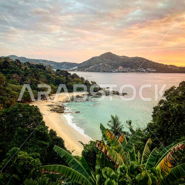 الاشجار والنباتات على شاطئ البحر، الجبال والمرتفعات، غروب الشمس الساحر، مناظر طبيعية خلابة، اماكن ترفيهية سياحية