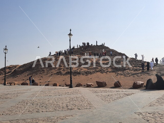 Picture of a road leading to Mount Uhud in Medina, Saudi Arabia, Islamic holy places