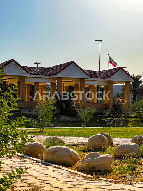 منتزه الكويت في منطقة الاحمدي بدولة الكويت، الاشجار والنباتات الخضراء، معالم الكويت، اماكن سياحية، علم الكويت، حدائق الكويت