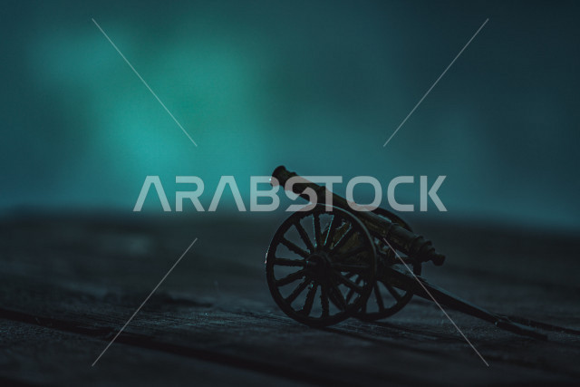 مدفع رمضان عربي تقليدي معدني، إضاءة وزينة، مدفع دخول وقت الإفطار في شهر رمضان, الإحتفال والبهجه بقدوم شهر رمضان، ديكورات وأنوار، اجواء رمضانية رائعه، الاستعداد لدخول شهر رمضان المبارك