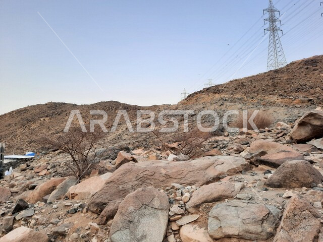 جبل غار ثور جنوب مكة المكرمة بالمملكة العربية السعودية ، جبال مكة ، أماكن إسلامية مقدسة ، جبال السعودية ، معالم تاريخية إسلامية 