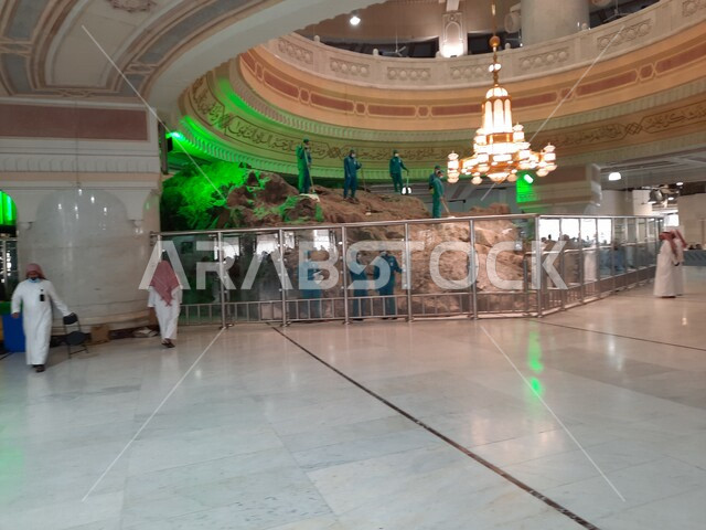 Group of workers cleaning the hills of Safa at the Grand Mosque, Jabal Al Safa and Al Marwa in Mecca, Saudi Arabia, Islamic holy places, Islamic religious landmarks, Islamism and worship