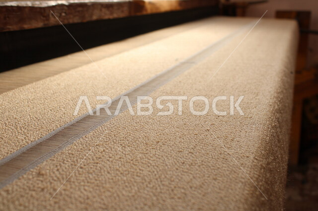 صناعة النسيج اليدوي على النول ، مهن وحرف شعبية قديمة ، صناعة الغزل والنسيج ، آلة النسيج ، حرف وصناعات ، صناعات حرفية ، منسوجات تقليدية ، مهن تراثية