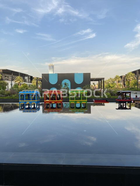 قطار كهربائي للتنقل في مجمع ذا زون في مدينة الرياض, قطار ملون, فعاليات موسم الرياض 2022, أنشطه ترفيهيه, أماكن سياحيه في المملكه العربيه السعوديه