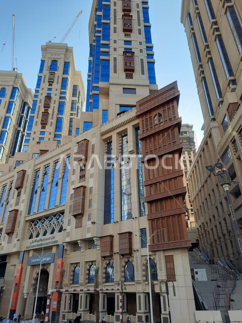 ابراج شركة جبل عمر للتطوير في مكة المكرمة بالمملكة العربية السعودية، الابراج وناطحات السحاب، فنادق ومنتجعات كونراد في قلب المدينة المقدسة، سوق الخليل داخل مجمعات جبل عمر، فنادق وأبراج مكة، ابراج مكة هيلتون، السياحة في السعودية