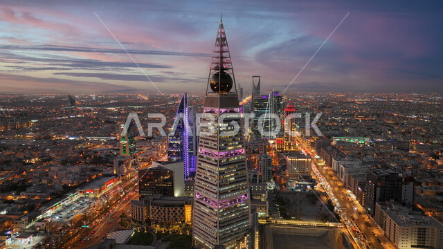 Al-Faisaliah Tower in Riyadh, Saudi Arabia at night, Riyadh city towers, luminous towers and skyscrapers, architectural art, famous Riyadh landmarks