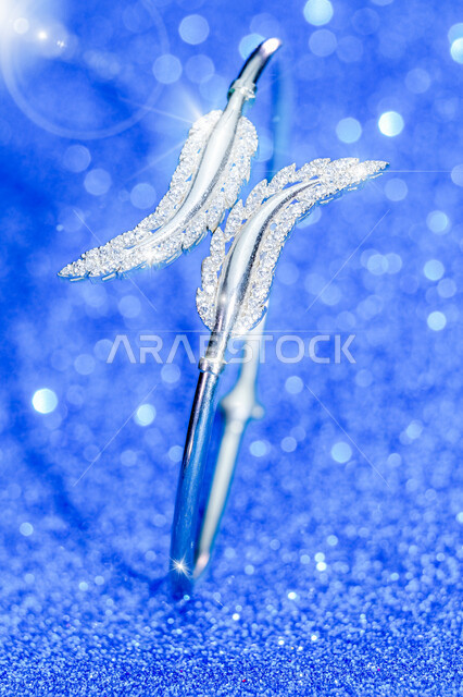 قطعه ثمينه من الذهب الفضي ، مجوهرات ثمينة ، سوارة يد مطلية بالذهب الفضي ، اكسسوارات نسائية ،  سوق الذهب ، محل مجوهرات