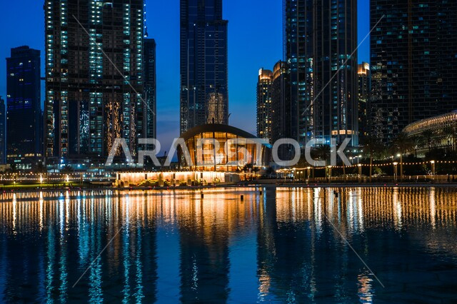 إطلالة ليلية إبداعية على مرسى دبي في دولة الإمارات العربية المتحدة ، دبي مارينا ، دبي الجديدة ، أماكن سياحية ساحلية في الأمارات ، أبراج دبي مارينا ، ممرات مائية في الإمارات ، الأبراج وناطحات السحاب