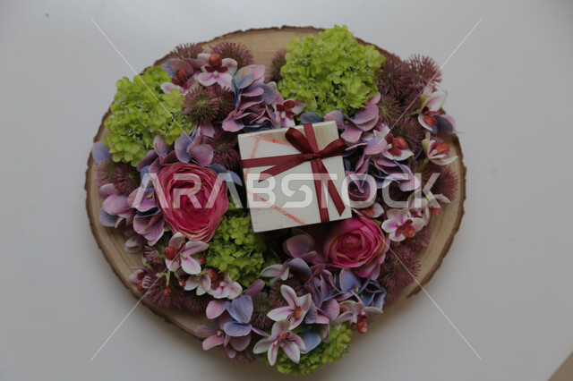 زهور وورود صناعيه جميله, ديكورات منزليه, نباتات زينه, إكسسوارات وتحف, هدايا, ديكور داخلي حديث