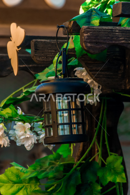 فانوس عربي ، ضوء الشارع التلقائي على الحائط ، مستشعر الضوء معلق بالسقف ، الإضاءة الزخرفية بالشوارع ، بتصميم عربي سعودي