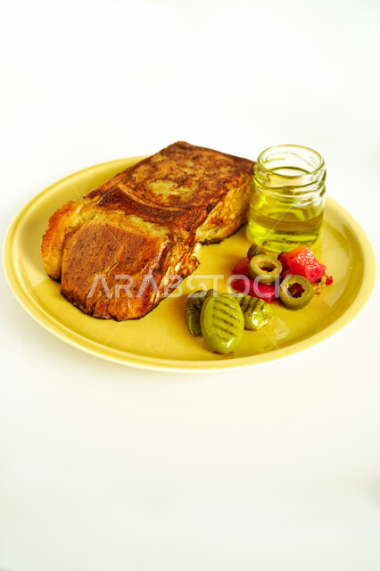 وجبة فطور صحية مصورة على خلفية بيضاء ، مأكولات صحية ، طعام صحي ، فطور الصباح