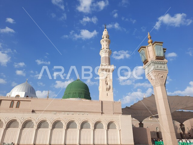 المسجد النبوي الشريف في المدينة المنورة بالمملكة العربية السعودية، الحرم النبوي الشريف، أماكن إسلامية مقدسة، إسلاميات وعبادة، المعالم الدينية الإسلامية ، القبة الخضراء ومئذنة المسجد النبوي الشريف