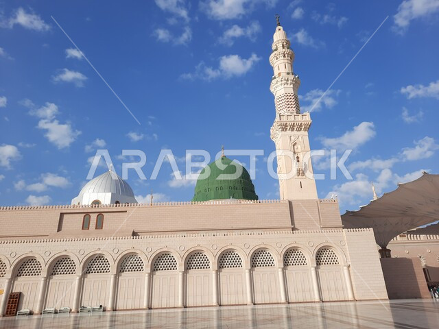 المسجد النبوي الشريف في المدينة المنورة بالمملكة العربية السعودية، الحرم النبوي الشريف، أماكن إسلامية مقدسة، إسلاميات وعبادة، المعالم الدينية الإسلامية ، القبة الخضراء ومئذنة المسجد النبوي الشريف، المجمع الخارجي للمسجد النبوي في المدينة المنورة