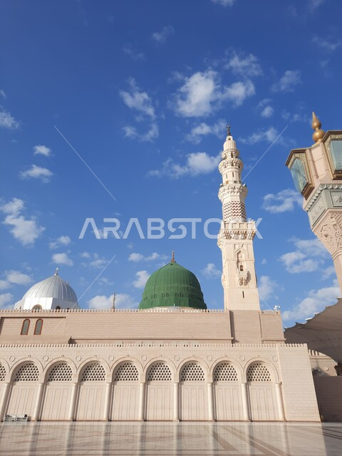 المسجد النبوي الشريف في المدينة المنورة بالمملكة العربية السعودية، الحرم النبوي الشريف، أماكن إسلامية مقدسة، إسلاميات وعبادة، المعالم الدينية الإسلامية ، القبة الخضراء ومئذنة المسجد النبوي الشريف، المجمع الخارجي للمسجد النبوي في المدينة المنورة