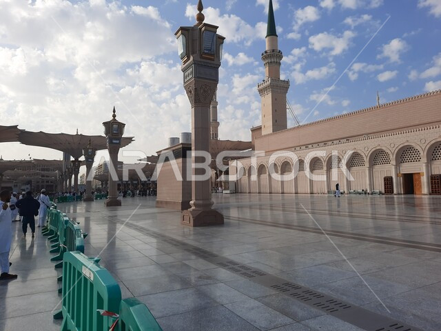 المسجد النبوي الشريف في المدينة المنورة بالمملكة العربية السعودية، الحرم النبوي الشريف، أماكن إسلامية مقدسة، إسلاميات وعبادة، المعالم الدينية الإسلامية، المجمع الخارجي للمسجد النبوي في المدينة المنورة