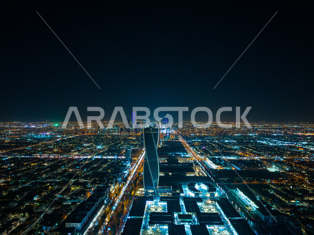 مدينة الرياض ليلا، الأبراج وناطحات السحاب، عاصمة الرياض، معالم الرياض السياحية الشهيرة في المملكة العربية السعودية، أفق مدينة الرياض، صورة جوية من الأعلى على طريق الملك فهد بالرياض، برج المجدول