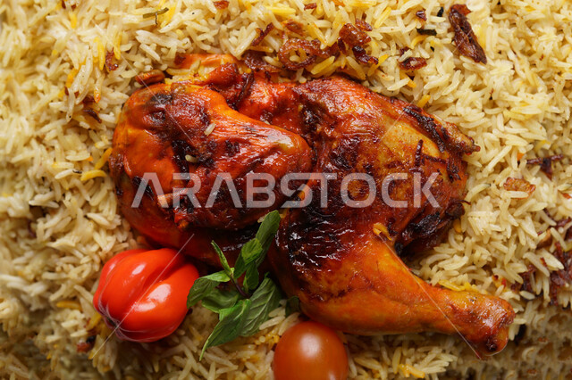 أرز الكبسة مع الدجاج ، مأكولات شعبية سعودية ، مطعم سعودي ، أطباق خليجية ، مطبخ سعودي