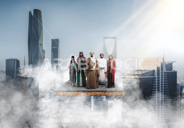 مجموعة من الأشخاص العربيون السعوديون الخليجيون يرتدون الزي السعودي الشعبي التقليدي ، أزياء المناسبات والإحتفالات الوطنيه, زي يوم التأسيس السعودي, اليوم الوطني السعودي , ذكرى يوم تأسيس المملكة العربية السعودية 1727 , خلفية التطور العمراني في السعودية . 