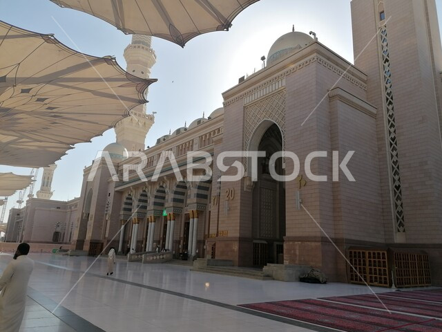 المسجد النبوي الشريف في المدينة المنورة بالمملكة العربية السعودية، الحرم النبوي الشريف، المسجد النبوي، معالم دينية إسلامية، اسلاميات وعبادة ، أماكن إسلامية مقدسة .