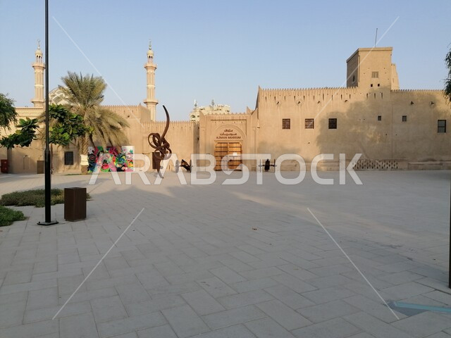 متحف عجمان في إمارة عجمان في دولة الامارات العربية المتحدة، التراث العربي الأصيل وفن العمارة في الماضي، قصر العائلة الحاكمة سابقا في عجمان، معالم سياحية تاريخية قديمة، مباني طينية قديمة من التراث الإماراتي، أماكن أثرية تاريخية في الإمارات